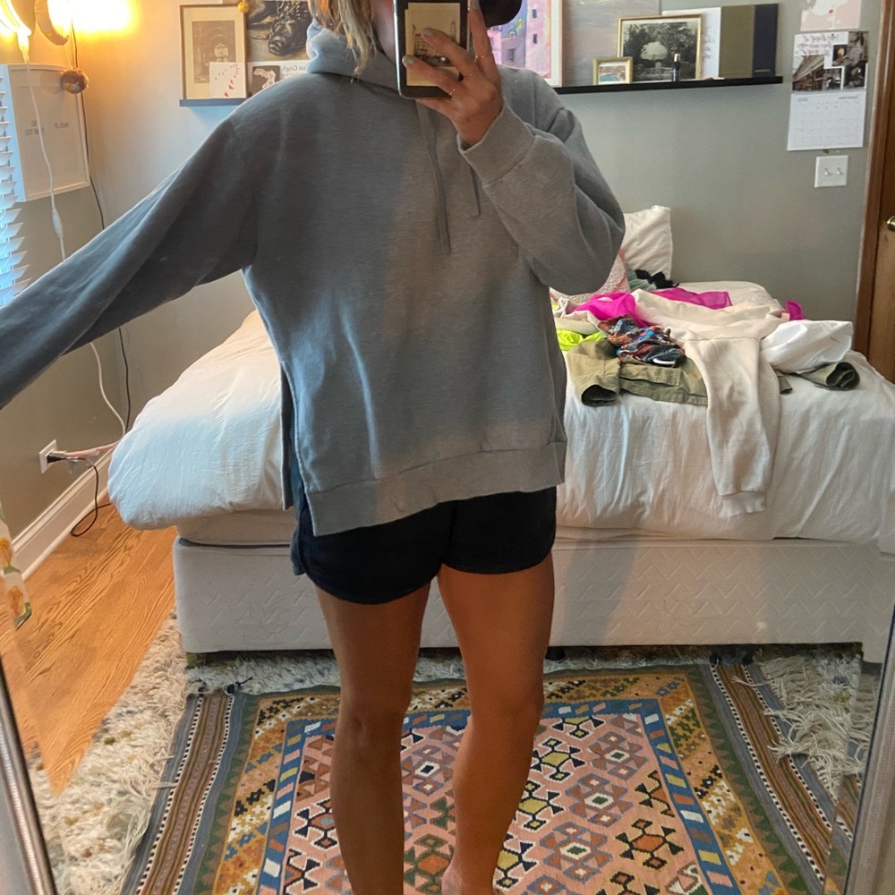Popular Everlane hoodie style